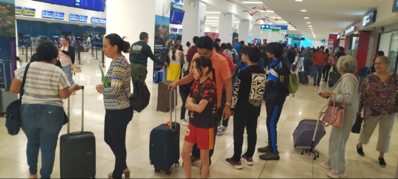 Hay gran afluencia de pasajeros en la jornada de este martes Hay gran afluencia de pasajeros en la jornada de este martes