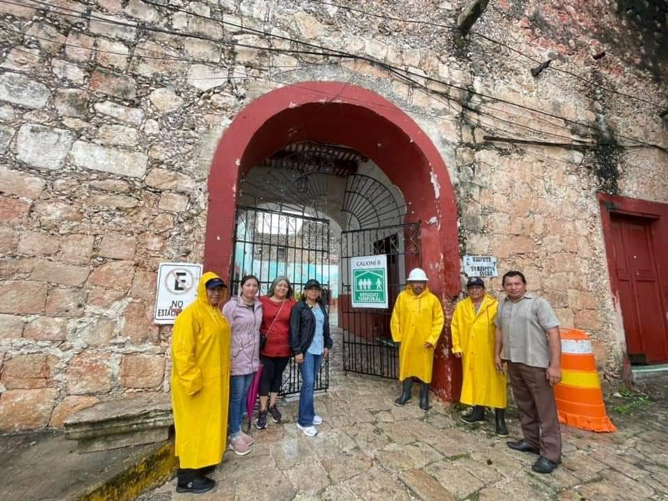 Las emergencias incluyeron evacuaciones de familias, inundaciones y árboles caídos Las emergencias incluyeron evacuaciones de familias, inundaciones y árboles caídos