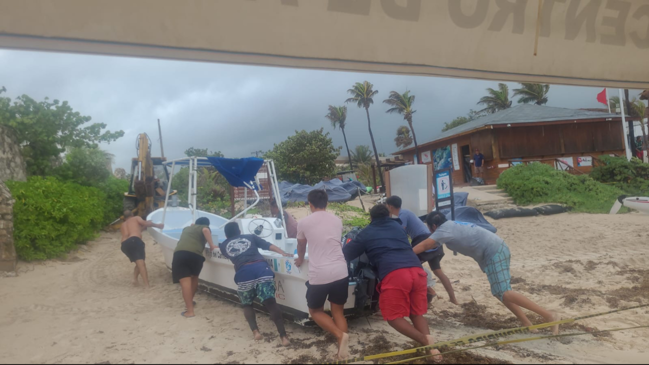 Las lluvias en Tulum no cesan, por lo que existe una alerta en la costa de Quintana Roo Las lluvias en Tulum no cesan, por lo que existe una alerta en la costa de Quintana Roo