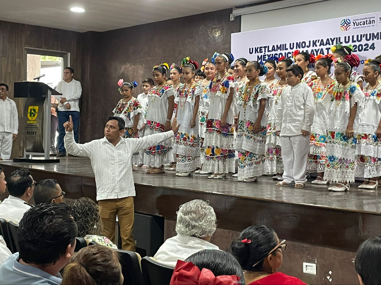 Participan alumnos de varias escuelas de Yucatán Participan alumnos de varias escuelas de Yucatán