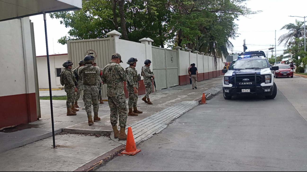 Cinco casquillos percutidos fueron los que quedaron tirados Cinco casquillos percutidos fueron los que quedaron tirados