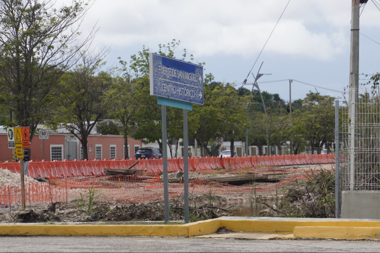 La obra del Tren Ligero causó daños a tuberías de agua potable, interrumpiendo el suministro de agua en la ciudad La obra del Tren Ligero causó daños a tuberías de agua potable, interrumpiendo el suministro de agua en la ciudad