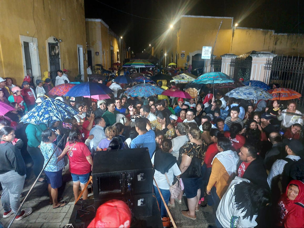 Warnel May fue reelecto por tres años más Warnel May fue reelecto por tres años más