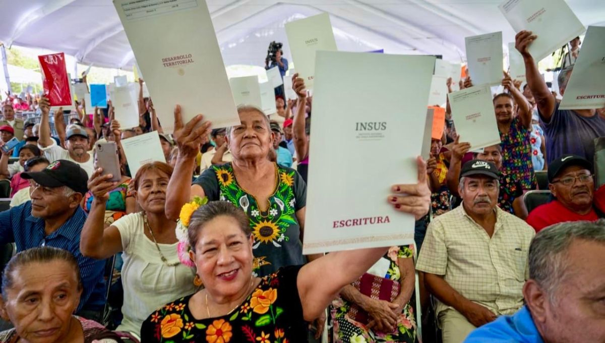 En Huatulco se entregaron escrituras como parte de las Acciones de Bienestar encabezadas por el Gobierno federal En Huatulco se entregaron escrituras como parte de las Acciones de Bienestar encabezadas por el Gobierno federal