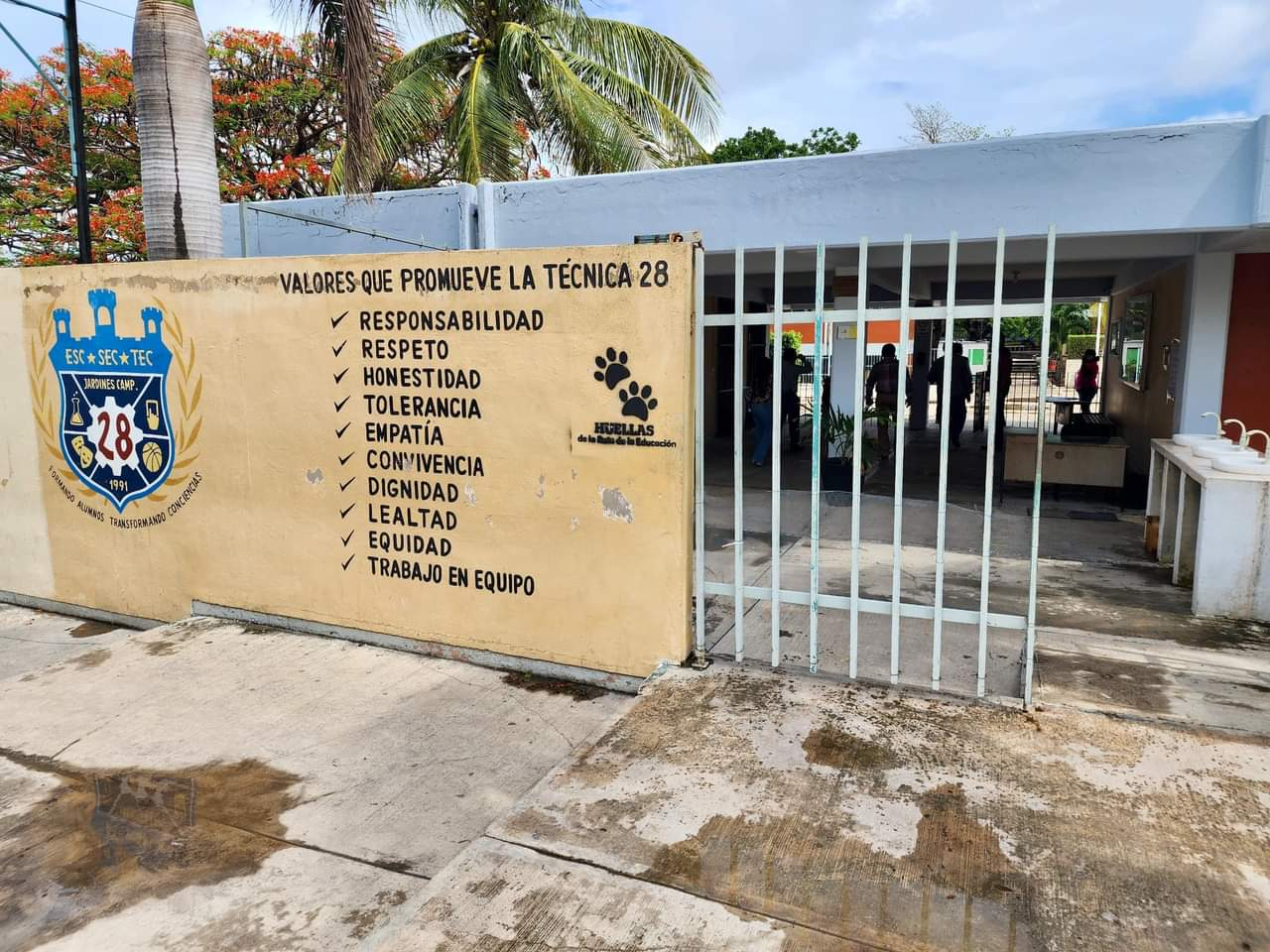 Tres escuelas en Aguacatal, Carmen y una primaria en Pixoyal, Champotón Tres escuelas en Aguacatal, Carmen y una primaria en Pixoyal, Champotón