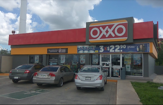 Así lucía el Oxxo La Perla antes de la caída del techo en Mérida Así lucía el Oxxo La Perla antes de la caída del techo en Mérida