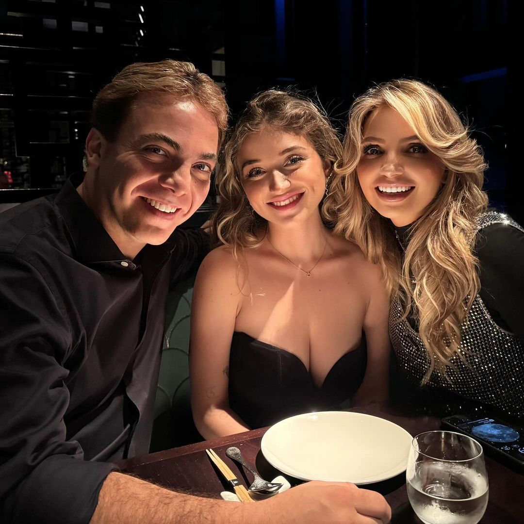 Cristian Castro compartió la imagen con su sobrina Fernando Castro y Angélica Rivera Cristian Castro compartió la imagen con su sobrina Fernando Castro y Angélica Rivera
