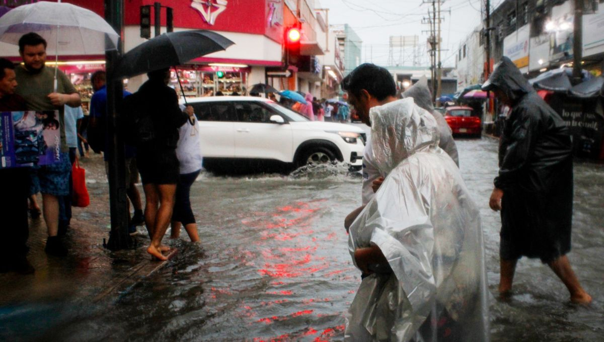 Centro de Mérida, un caos ante las inundaciones