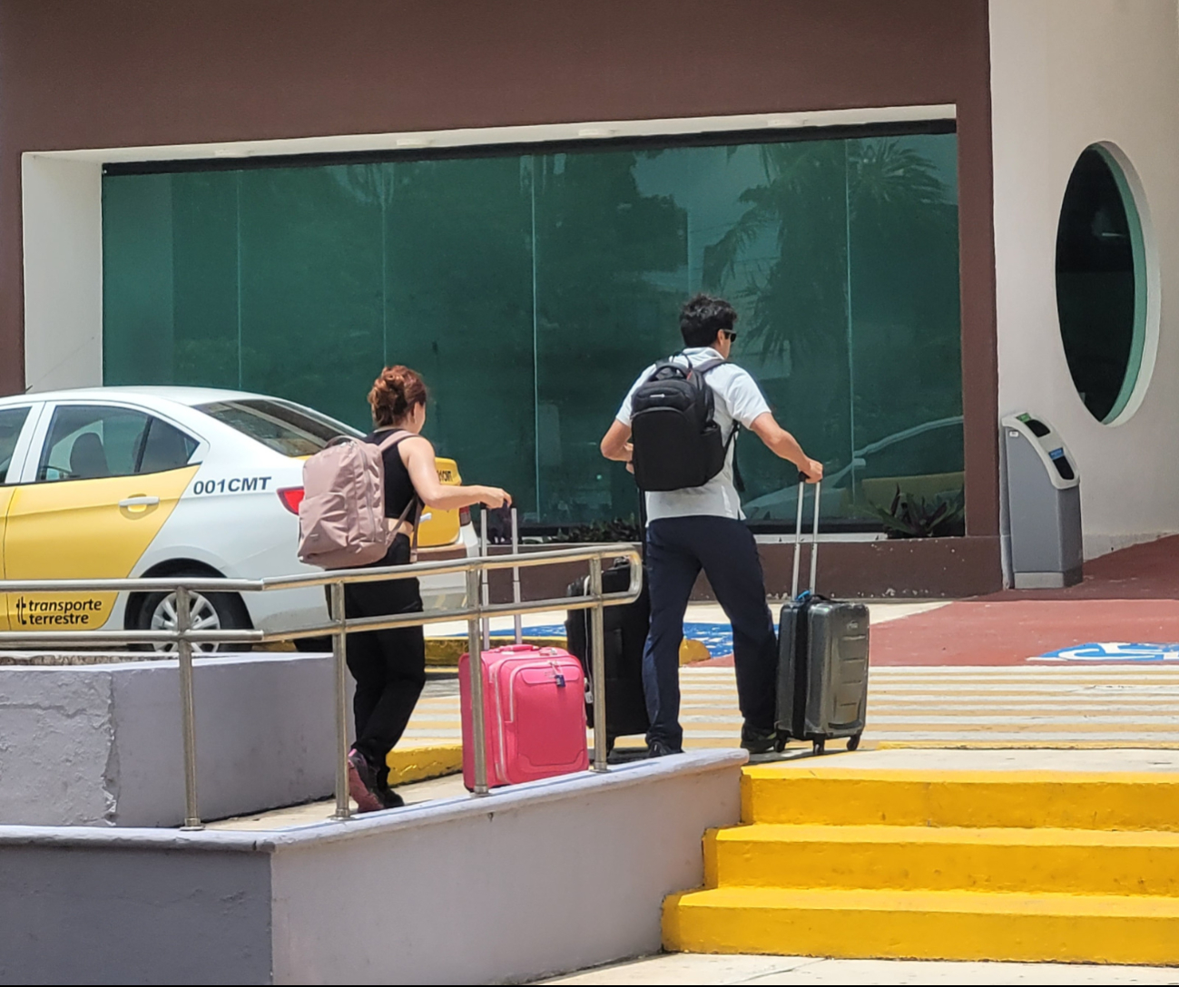 Llegada de pasajeros al Aeropuerto Internacional de Chetumal Llegada de pasajeros al Aeropuerto Internacional de Chetumal