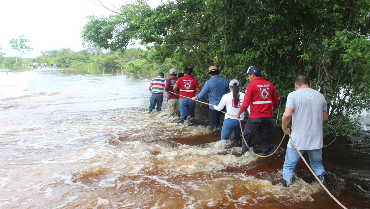 Habitantes de Andrés Quintana Roo, incomunicados por fuertes corrientes en Bacalar