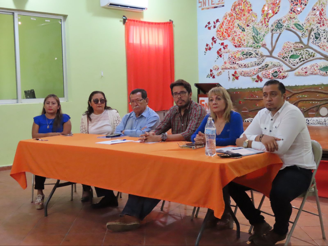 El Secretario General de la Sección 33 del SNTE no ha atendido a los maestros El Secretario General de la Sección 33 del SNTE no ha atendido a los maestros