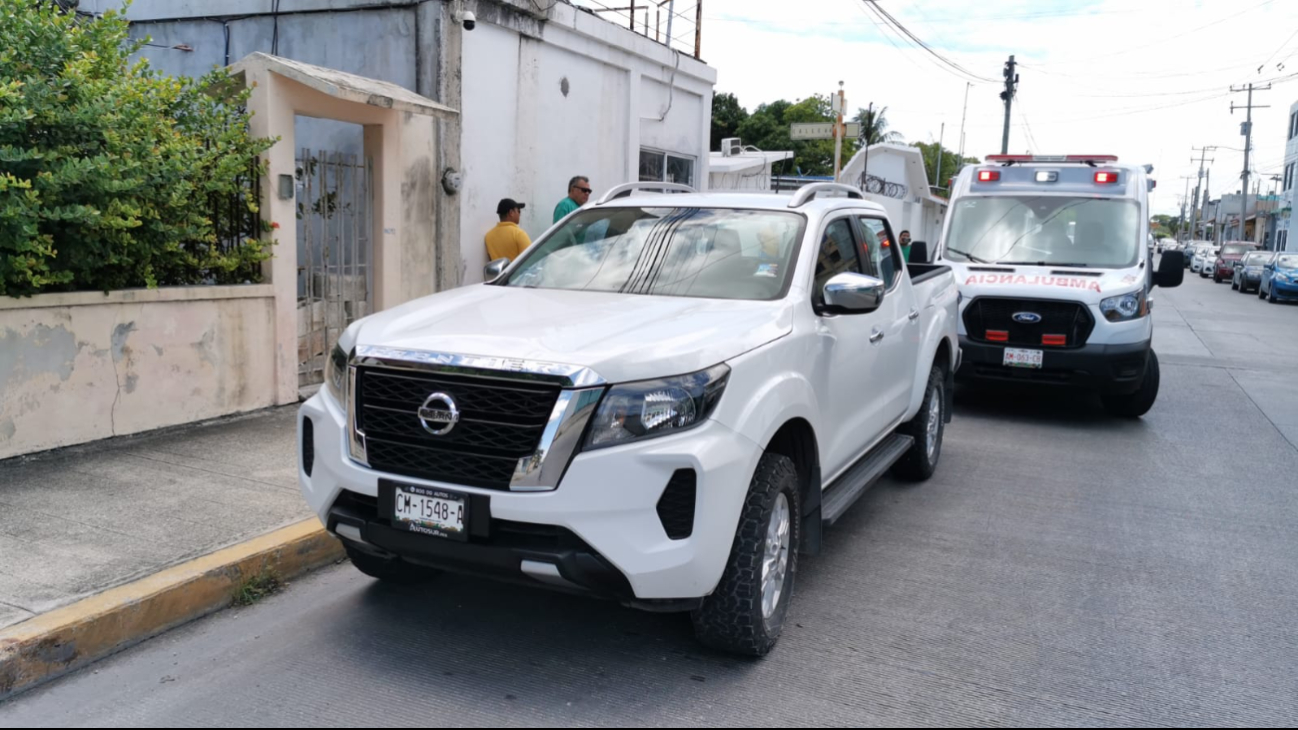 La camioneta intentó dar vuelta en u sin las debidas precauciones La camioneta intentó dar vuelta en u sin las debidas precauciones