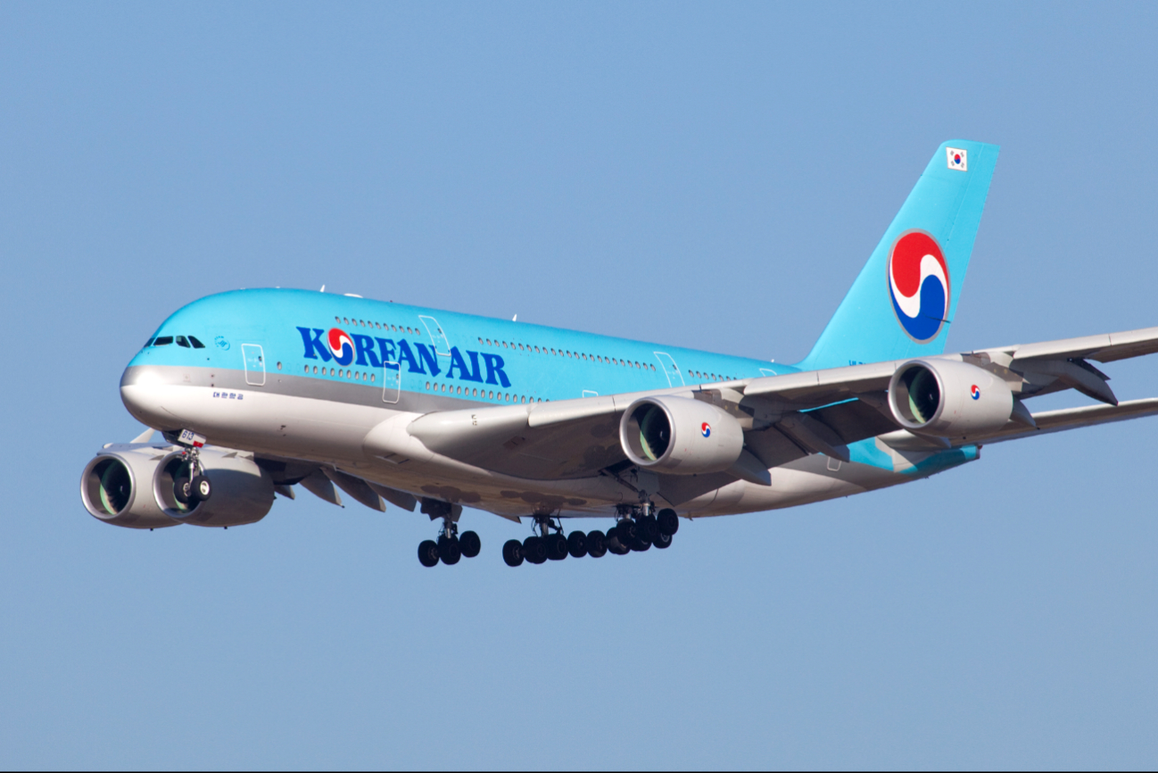 Falla en un avión Boeing de Korean  Air en pleno vuelo  deja 13 heridos
