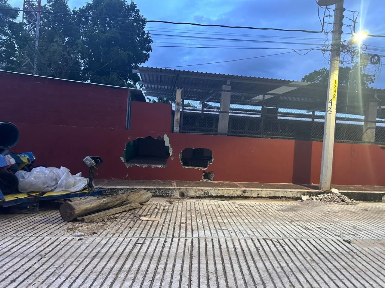 Autoridades estatales han visitado las comunidades para evaluar los daños y, si es necesario, trasladar a los afectados a refugios temporales Autoridades estatales han visitado las comunidades para evaluar los daños y, si es necesario, trasladar a los afectados a refugios temporales