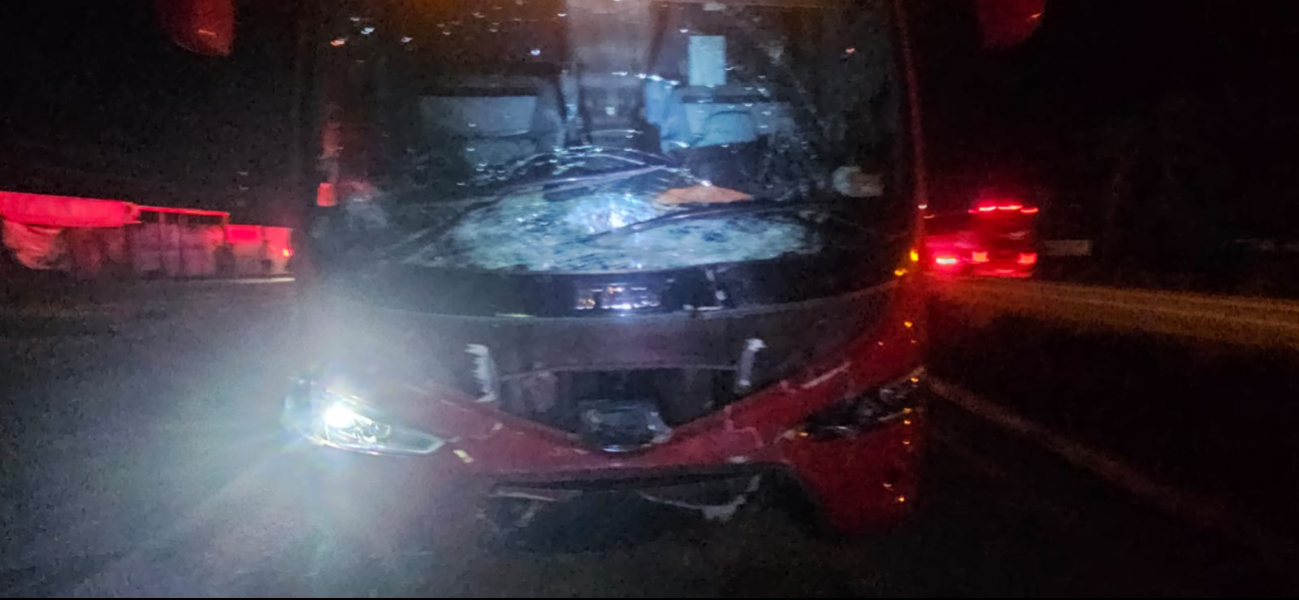 Fuerte accidente rumbo a Cancún deja dos muertos Fuerte accidente rumbo a Cancún deja dos muertos