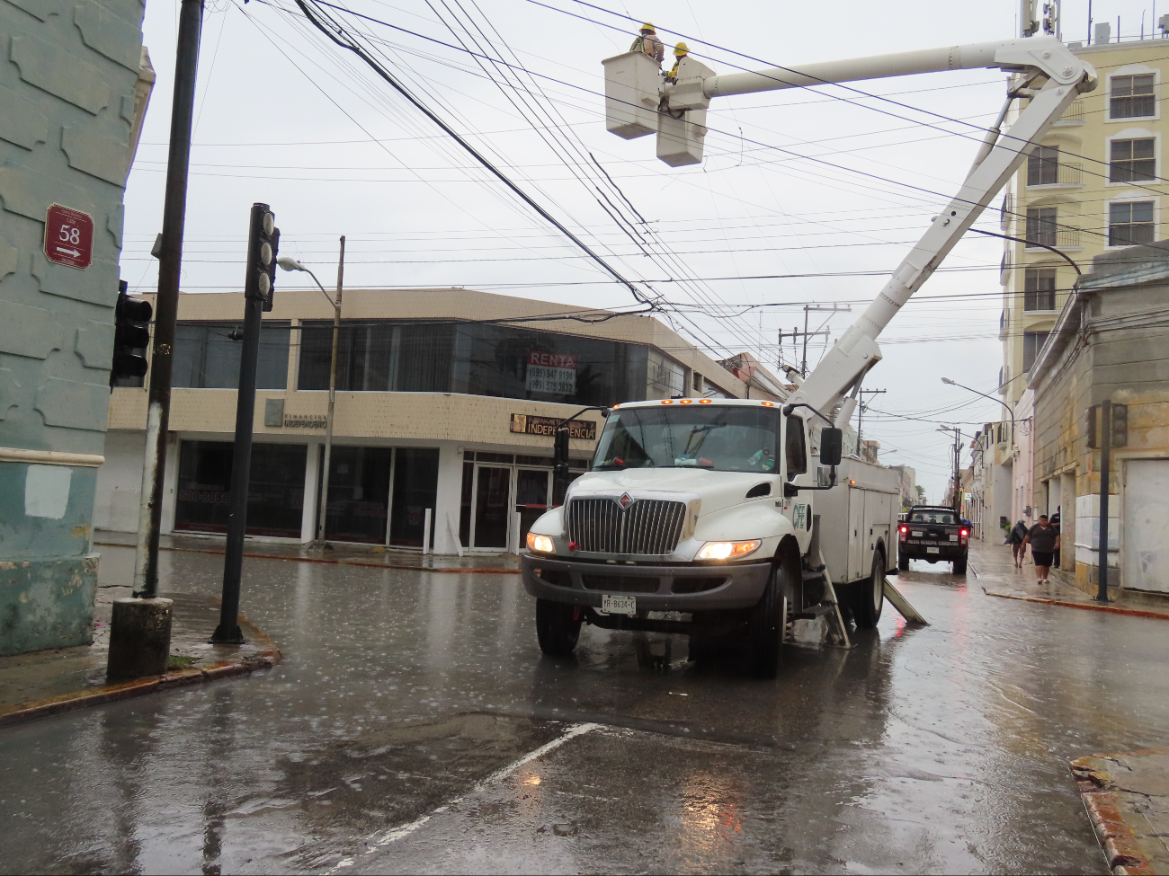 Se reportaron árboles caídos, tráfico y colonias sin servicio eléctrico Se reportaron árboles caídos, tráfico y colonias sin servicio eléctrico