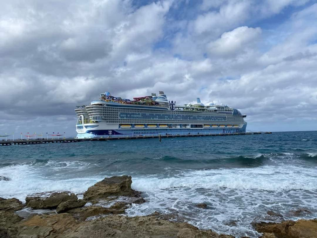 Alertan por fuerte incendio a bordo de un crucero en Costa Maya, Quintana Roo
