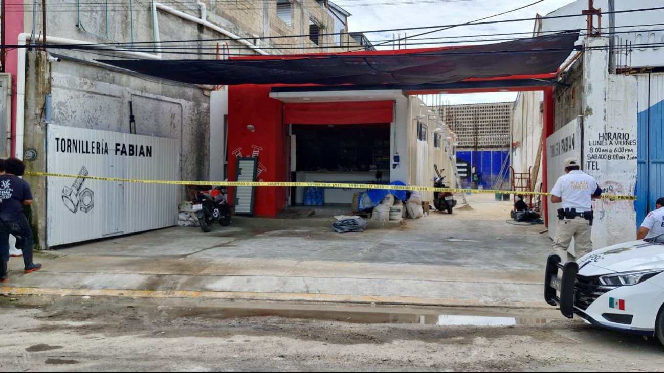 Roban dinero en efectivo en tienda de Campeche 