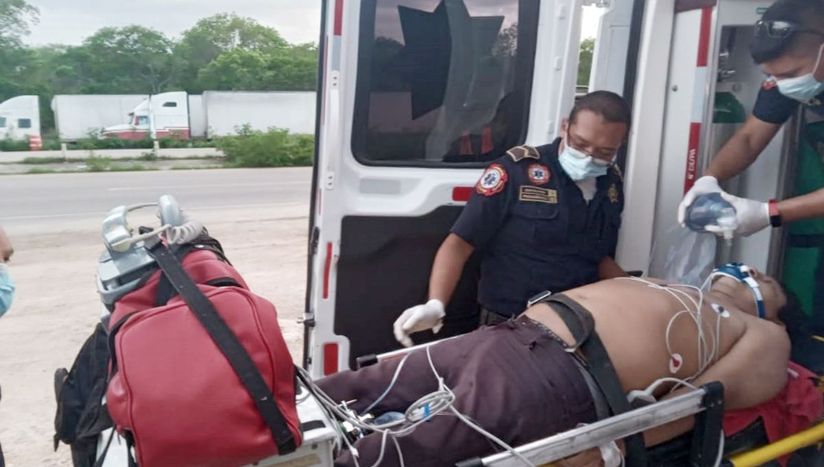 El hombre fue asistido por paramédicos en la vía rápida El hombre fue asistido por paramédicos en la vía rápida