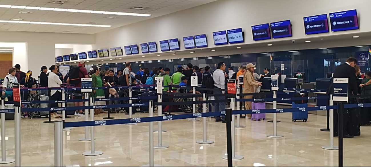 Hay gran afluencia de pasajeros en el aeropuerto de Mérida Hay gran afluencia de pasajeros en el aeropuerto de Mérida