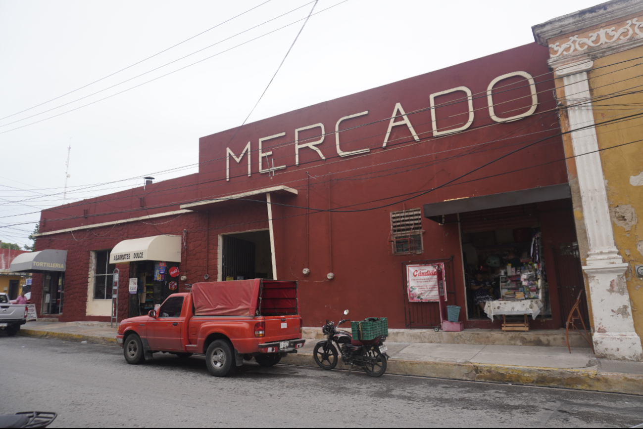 Las últimas lluvias dejaron muchas filtraciones de agua y encharcamientos en los alrededores