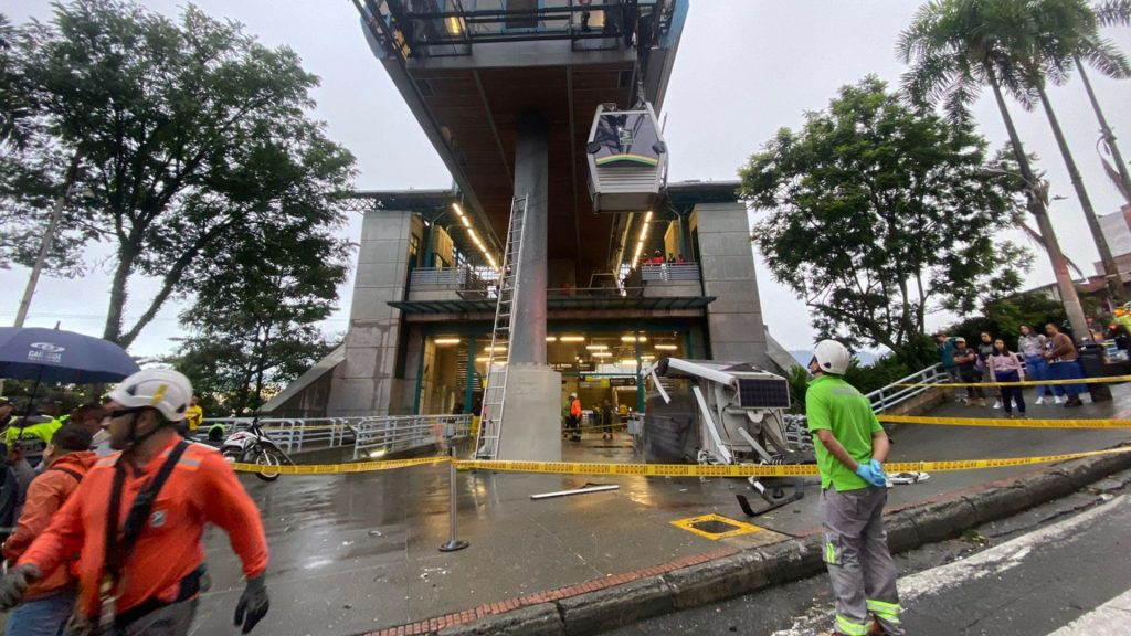 Teleférico se desploma en Colombia ocasionando la muerte de una persona Teleférico se desploma en Colombia ocasionando la muerte de una persona