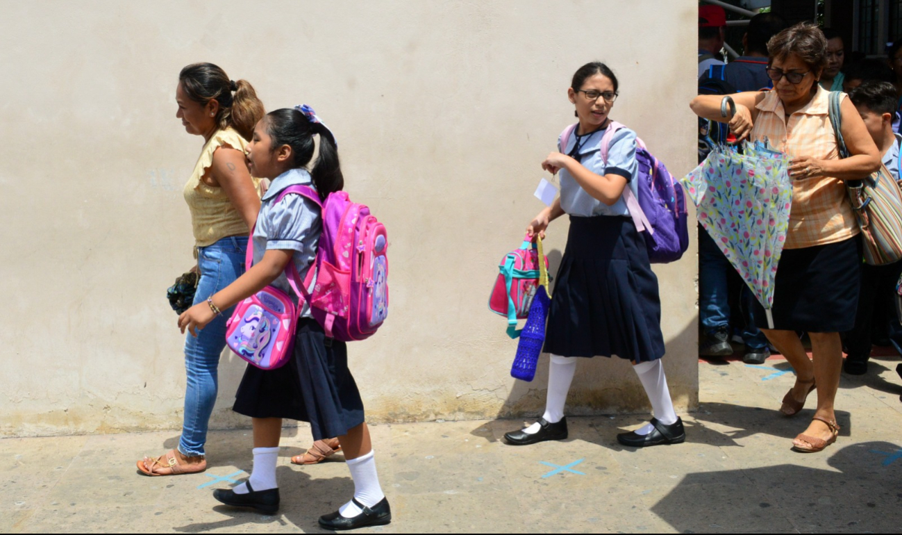 Alumnos disfrutan puente escolar Alumnos disfrutan puente escolar