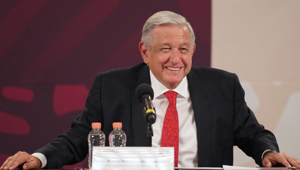 AMLO comparte playlist de canciones que han sonado en 'La Mañanera' durante su sexenio 