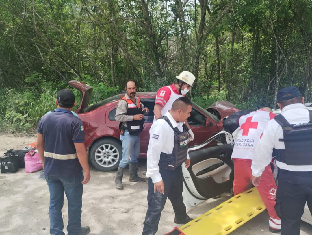 Cinco personas, incluyendo dos menores, resultaron gravemente heridas Cinco personas, incluyendo dos menores, resultaron gravemente heridas