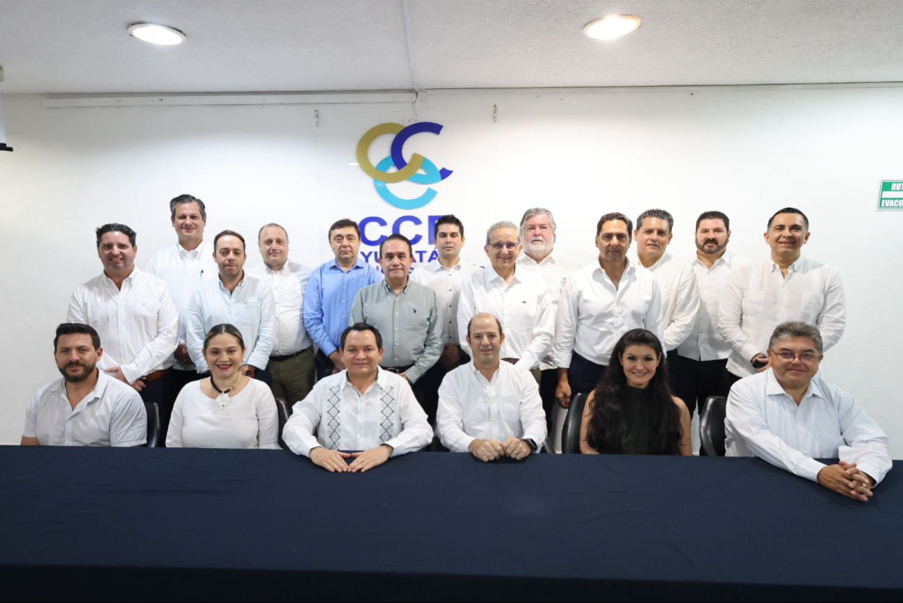 Joaquín Díaz Mena en el CCE Yucatán Joaquín Díaz Mena en el CCE Yucatán
