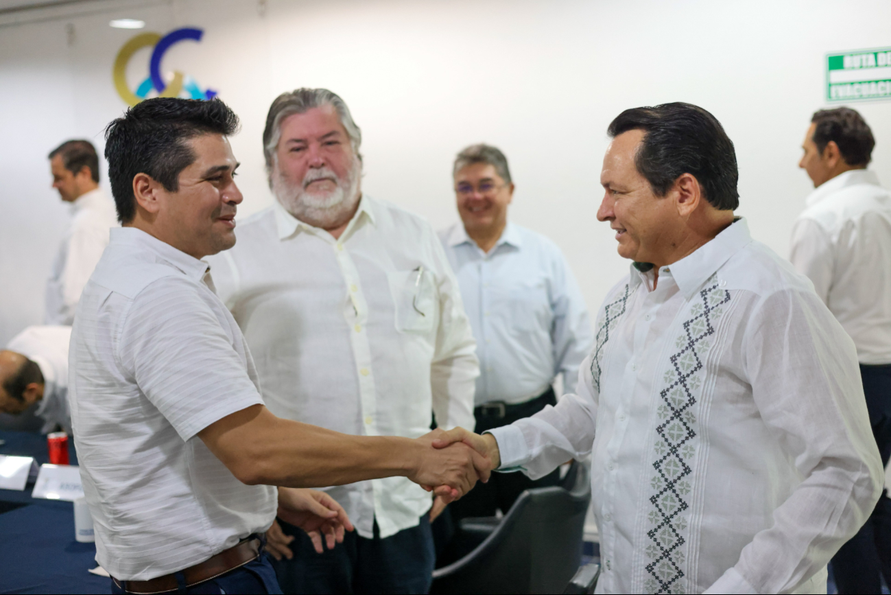 Joaquín Díaz Mena presenta  el plan 'Renacimiento Maya' ante el  Consejo Coordinador Empresarial de Yucatán