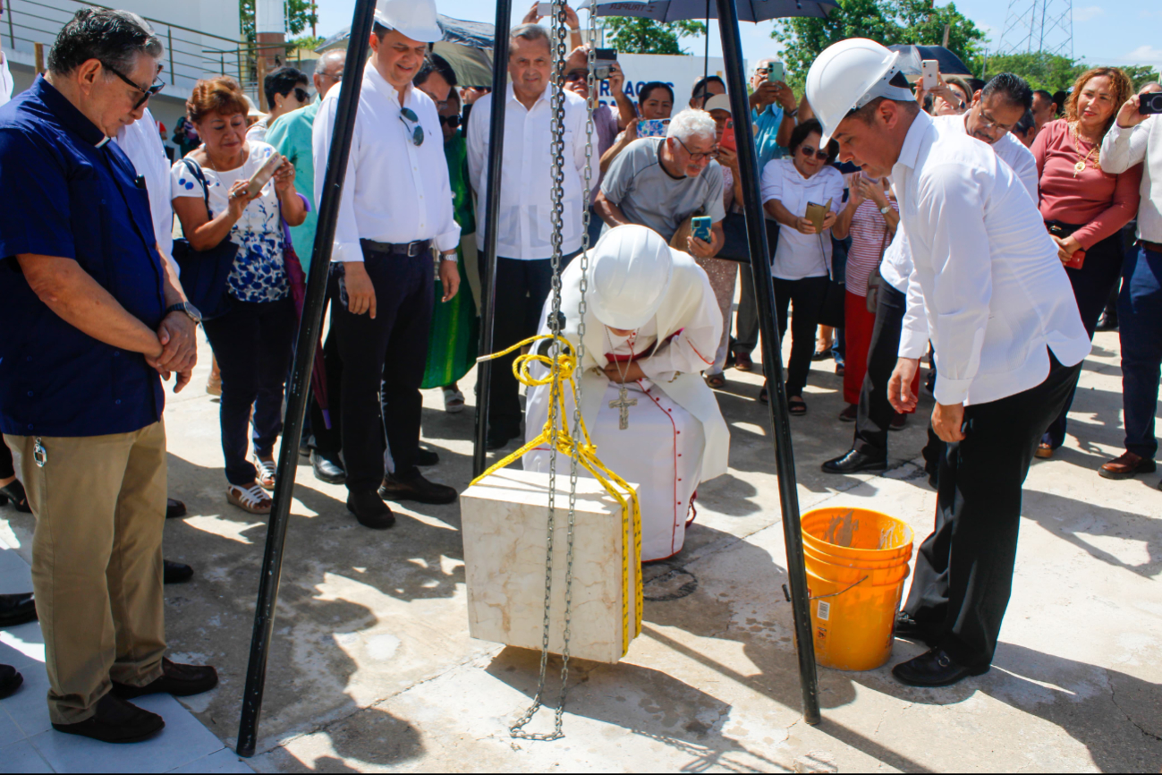 El evento estuvo encabezado por el Obispo de Yucatán El evento estuvo encabezado por el Obispo de Yucatán