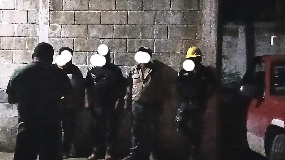 Cuatro hombres fueron retenidos por pobladores en la junta municipal de Constitución