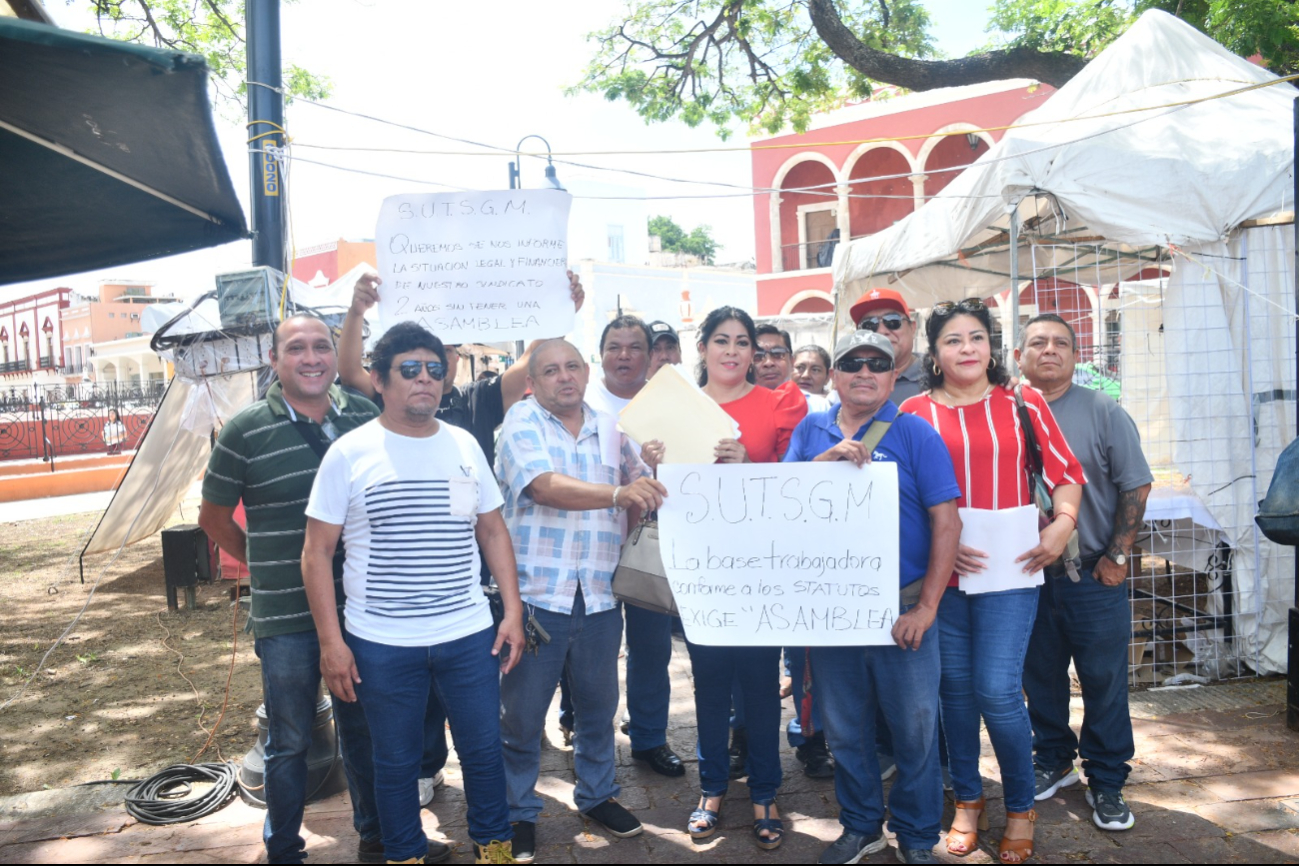 Integrantes del Sindicato Único de Trabajadores del Servicio del Gobierno Municipal (S.U.T.S.G.M.) Integrantes del Sindicato Único de Trabajadores del Servicio del Gobierno Municipal (S.U.T.S.G.M.)