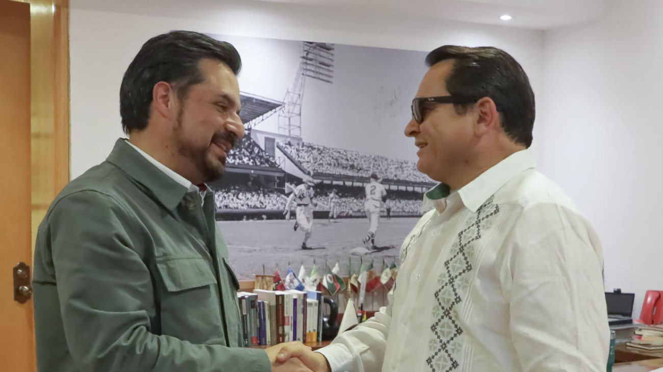 Joaquín Díaz Mena agradeció la reunión con Zoé Robledo Joaquín Díaz Mena agradeció la reunión con Zoé Robledo