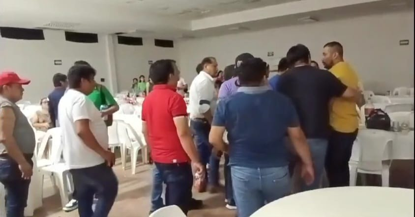 La fiesta se realizó como un convivio atrasado para los maestros La fiesta se realizó como un convivio atrasado para los maestros