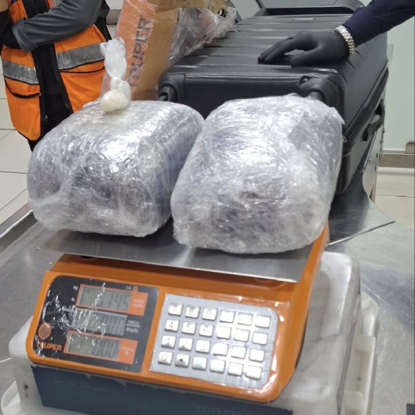 Las drogas se encontraban dentro de una maleta Las drogas se encontraban dentro de una maleta