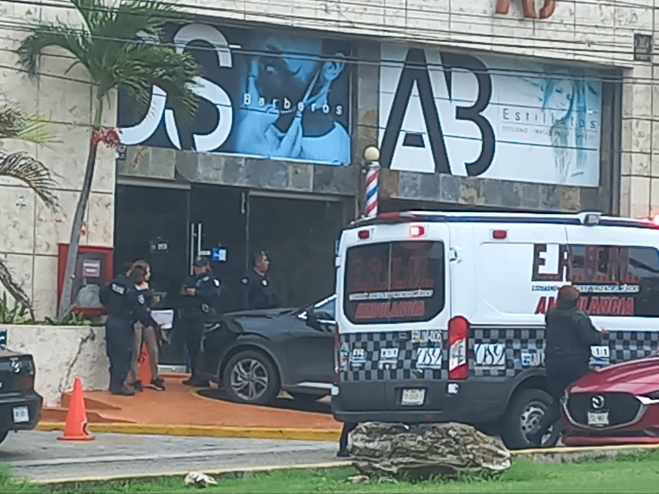Policías investigan el ataque armado Policías investigan el ataque armado