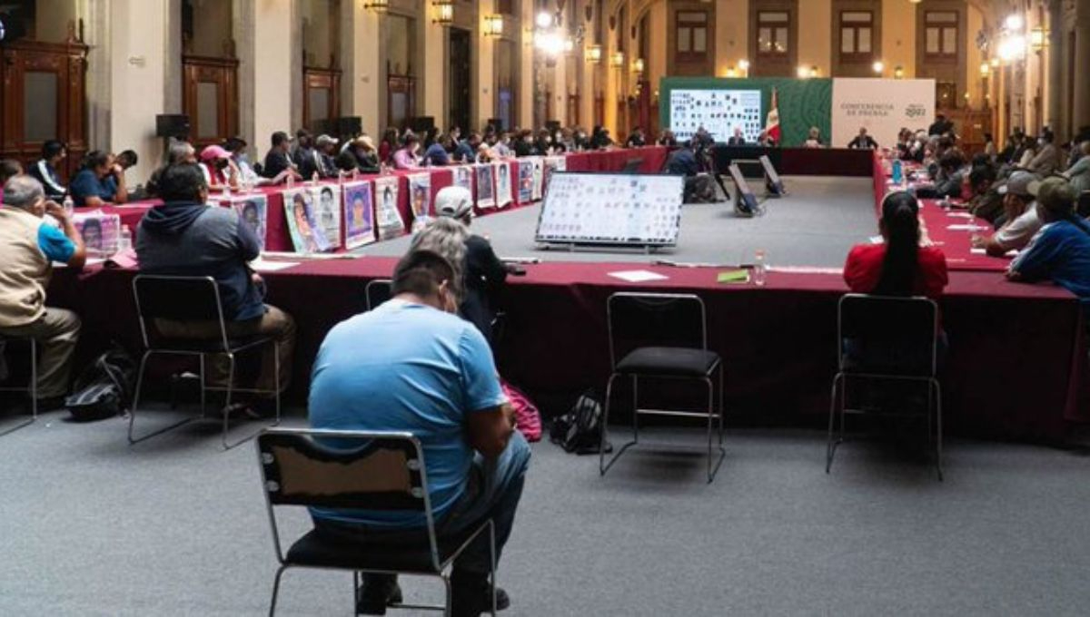 Este 3 de junio padres de los 43 estudiantes normalistas de Ayotzinapa tuvieron una reunión conm el Presidente de la República Este 3 de junio padres de los 43 estudiantes normalistas de Ayotzinapa tuvieron una reunión conm el Presidente de la República