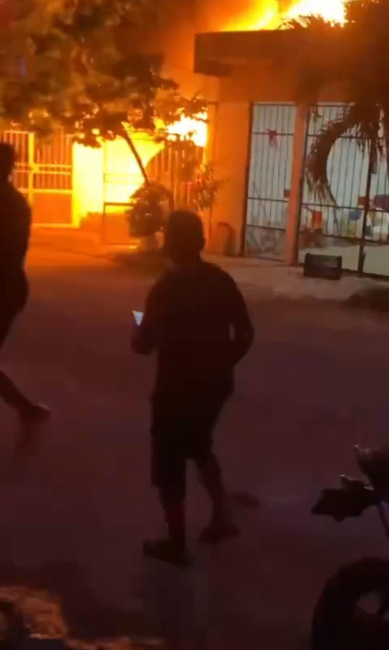 Agentes de emergencia arribaron al sitio en Cancún Agentes de emergencia arribaron al sitio en Cancún