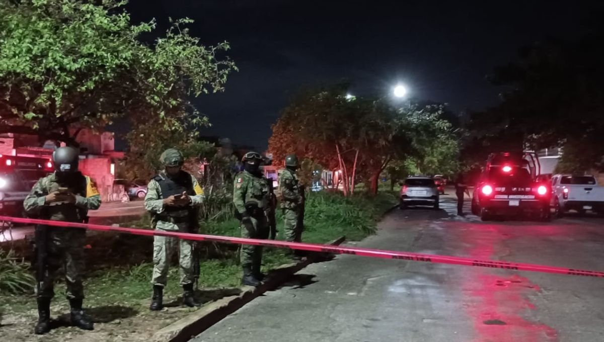 Enfrentamiento armado entre civiles y policías deja un muerto en Cancún