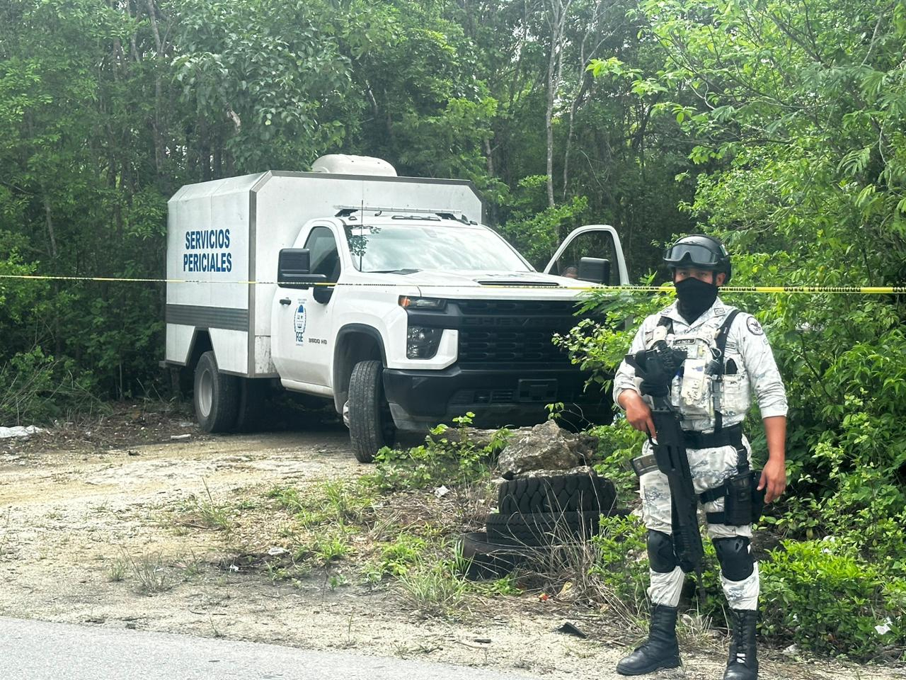 Hallan dos cuerpos maniatados en Cancún