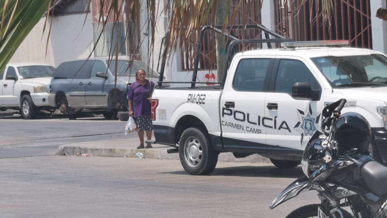 Agentes policiacos arribaron al sitio en Ciudad del Carmen Agentes policiacos arribaron al sitio en Ciudad del Carmen