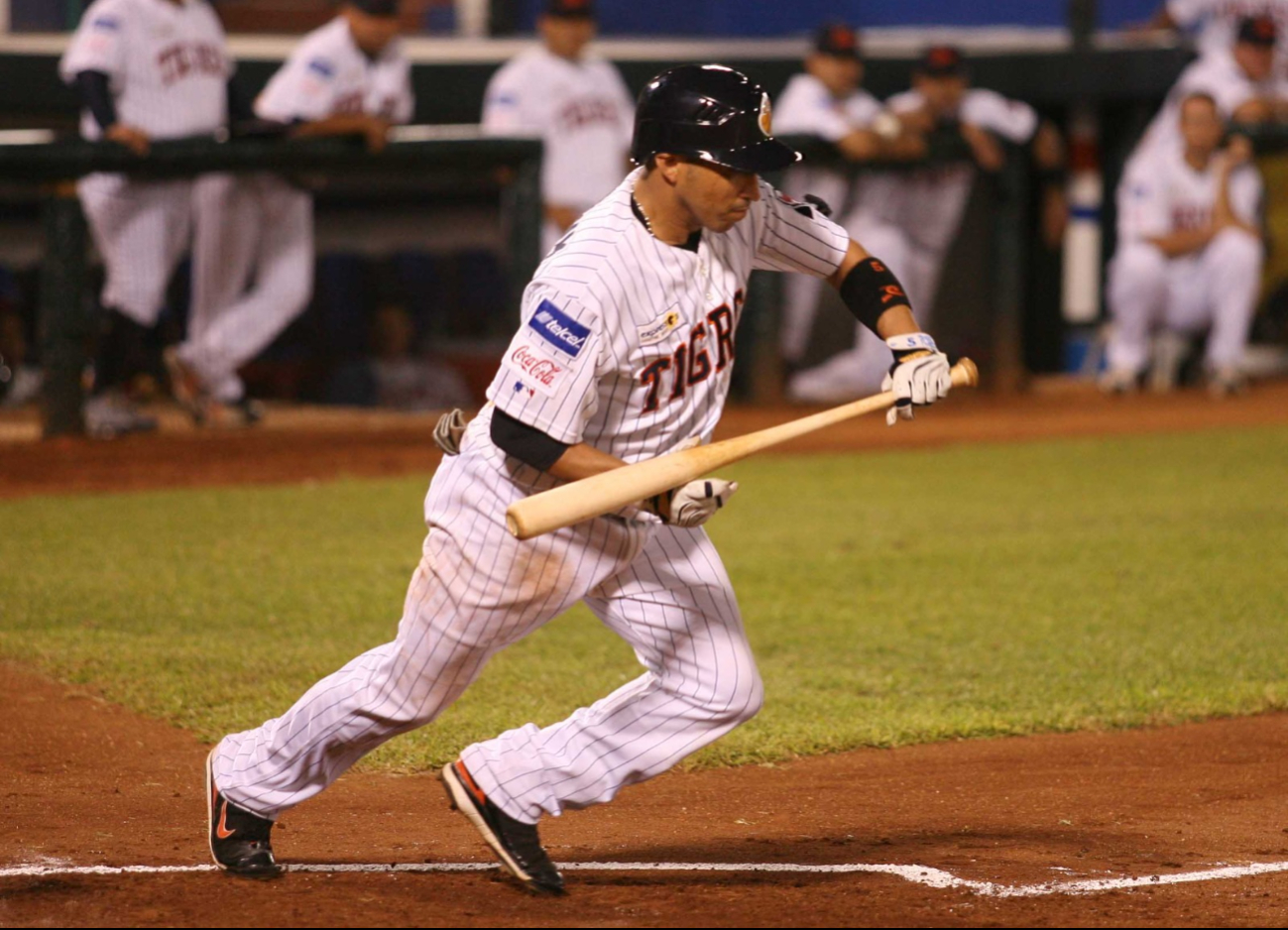 Carlos "Chispa" Gastelum en su paso por Tigres de Quintana Roo Carlos "Chispa" Gastelum en su paso por Tigres de Quintana Roo