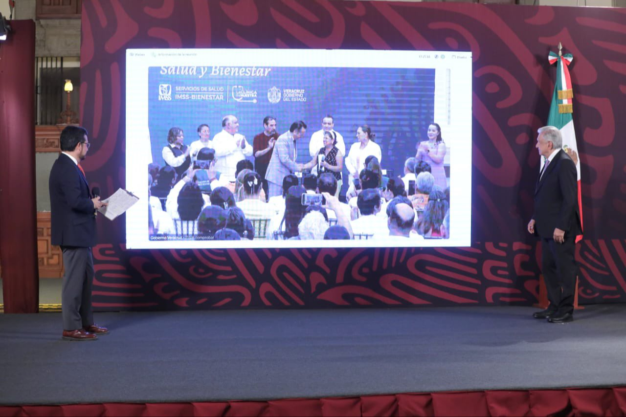 Durante la conferencia mañanera se entregaron los apoyos a los estados beneficiados Durante la conferencia mañanera se entregaron los apoyos a los estados beneficiados