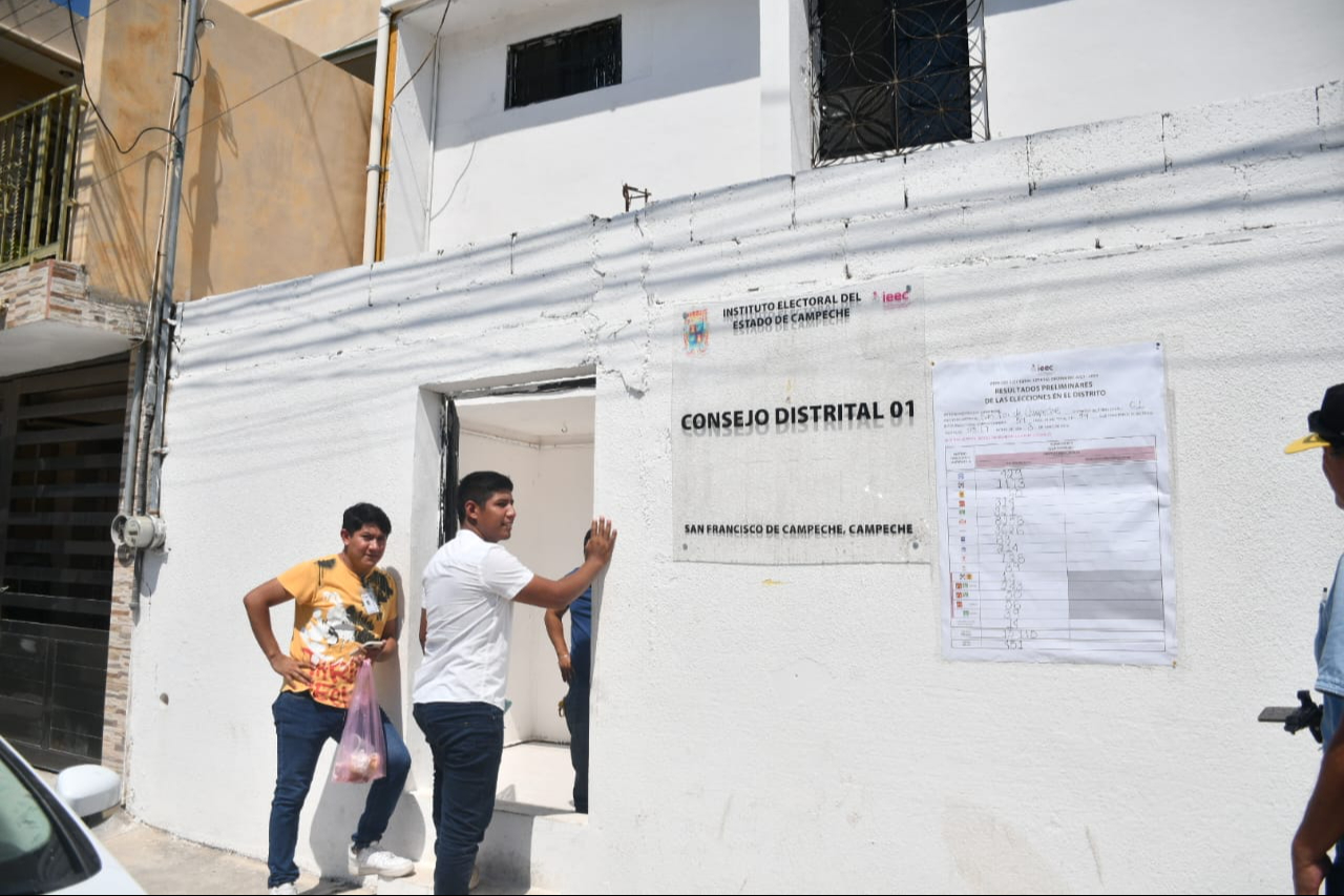 En los 21 distritos electorales y 4 consejos municipales inicio el reconteo de votos En los 21 distritos electorales y 4 consejos municipales inicio el reconteo de votos