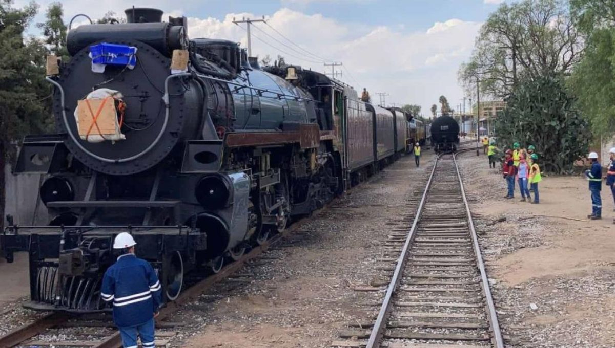 Locomotora "La Emperatriz" 2816