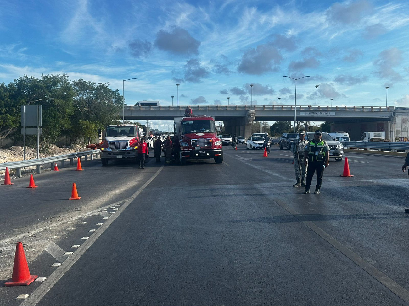 Agentes resguardan la zona en Cancún