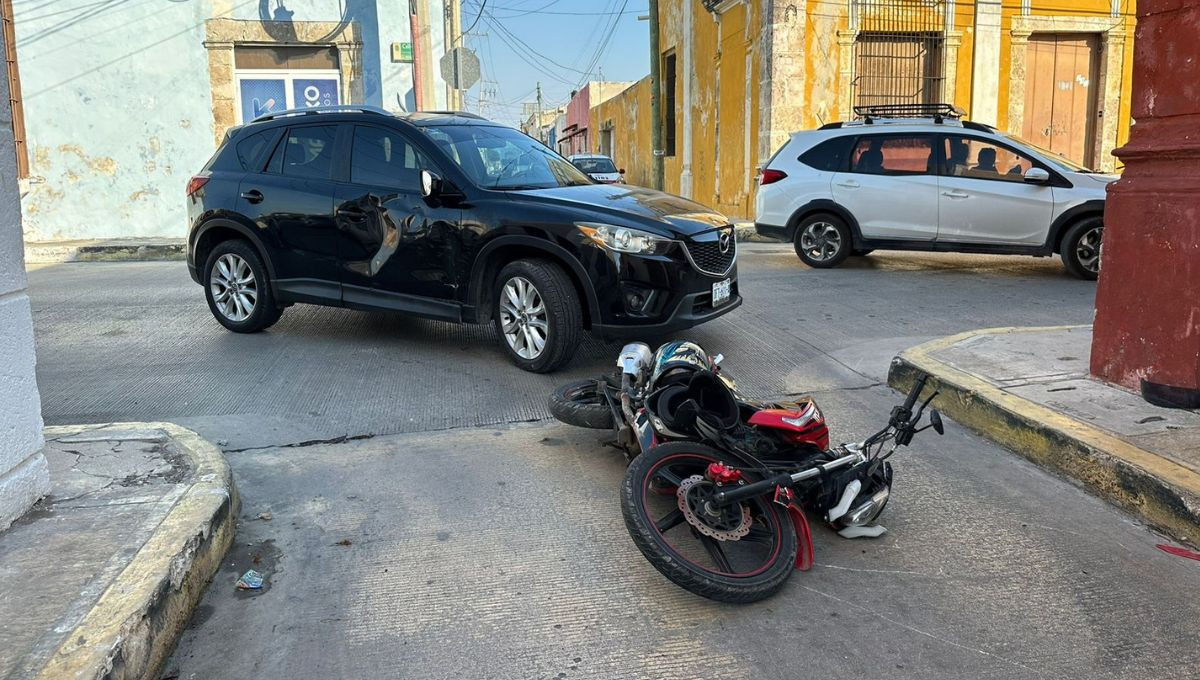 Motociclista termina grave, tras choque en el barrio de San Román en Campeche: EN VIVO