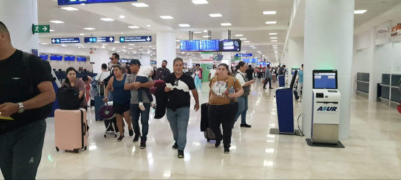 Cuando viajó hacia Cancún, con la opción de boleto (viaje ligero) no tuvo que costear. Cuando viajó hacia Cancún, con la opción de boleto (viaje ligero) no tuvo que costear.